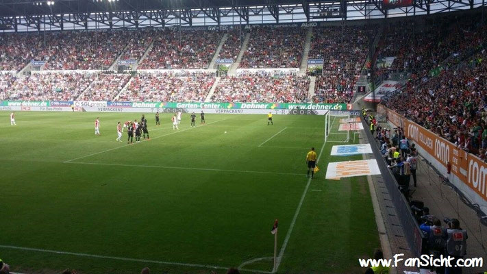 Sicht in der WWK Arena des FC Augsburg aus Block C