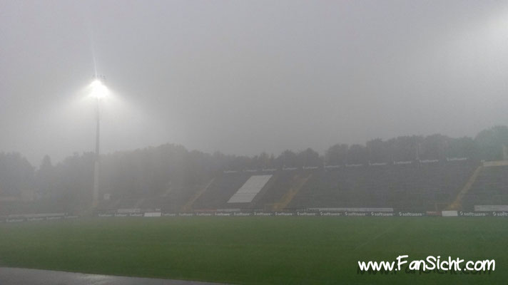 Foto Sicht Merck Stadion am Böllenfalltor Gegengerade Block G1