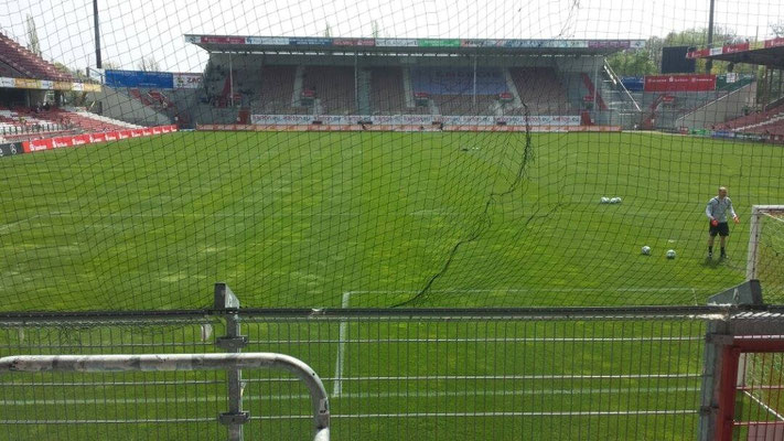 Foto Sicht LEAG Energie Stadion Cottbus aus Block H