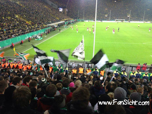 Block 60-61 (Gäste-Stehplatz). Foto: Cem Bora (via Facebook).