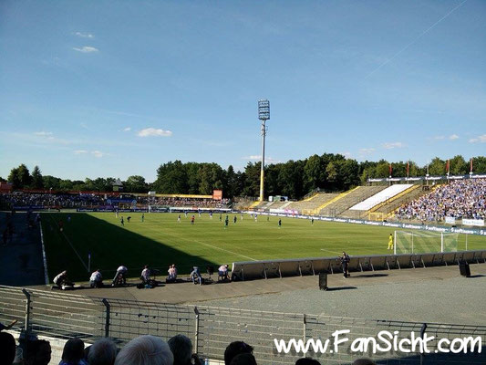 Foto Sicht Merck Stadion am Böllenfalltor Südkurve