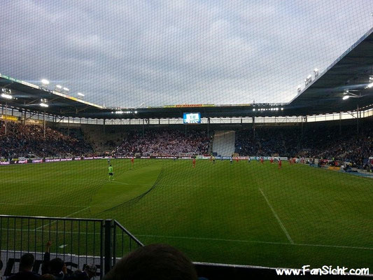 Sicht in der Avnet Arena Magdeburg auf das Spielfeld von Block 3