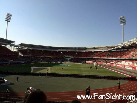 Foto der Sicht aus dem Max Morlock Stadion 1. Fc Nürnberg Block 25
