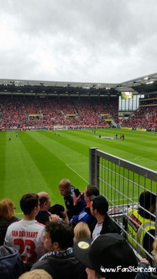 Sicht im Gästeblock der Mewa Arena Mainz auf das Spielfeld Stadion FSV Mainz 05 Block J
