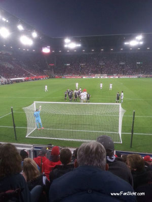 Sicht in der WWK Arena des FC Augsburg aus Block Z