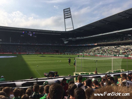 Foto der Sicht im Weserstadion in Block 128 Ostkurve