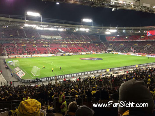 Foto der Sicht aus dem Gästeblock in der MHP Arena VfB Stuttgart Block 61