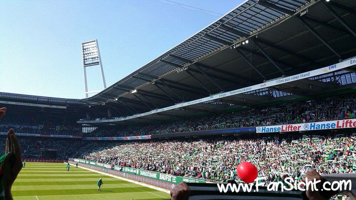 Foto der Sicht im Weserstadion in Stehplatz Ostkurve