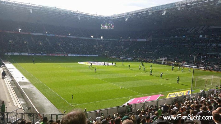 Borussia Park Mönchengladbach, Sicht aus Block 14 auf das Spielfeld