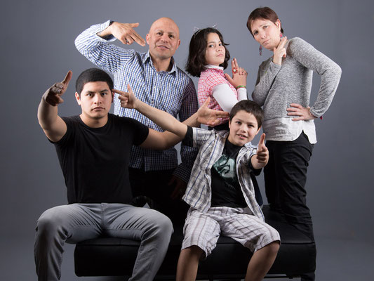 Séance photo famille avec deux enfants en studio à Chambery Savoie