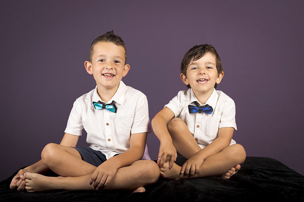 Séance photo famille avec deux enfants en studio à Chambery Savoie