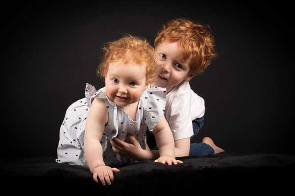 Séance photo famille avec deux enfants en studio à Chambery Savoie