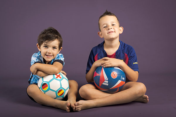 Séance photo famille avec deux enfants en studio à Chambery Savoie