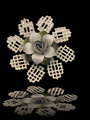 1960 Vintage  FLOWER POWER white green Enamel-Flower Daisy Brooch/Pin  -Art.806/3-