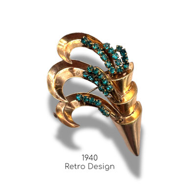 Authentic French Retro costume jewelry - Very beautiful cornucopia design in rose gold finish and sparkling green crystals-Art.473/7