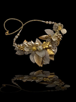 1970s stunning Floral Beaded Necklace white and gold  Baroque Pearls  -Art.651/3-