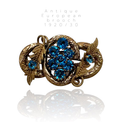 Lovely Antique European brooch w/prong set rhinestones in vibrant blue on a elaborate gold tone setting- Very good Quality - Art.569/7