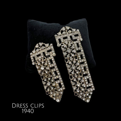 Stunning pair 1940 silver plated metal dress clip fur clip or clip brooches floral and geometric Deco design - art.514/7