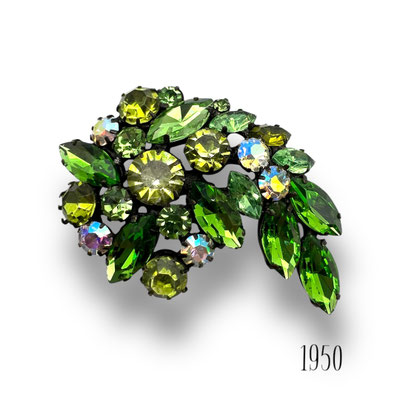 Fabulous quality comma design w/ sparkling AB pastel sparks and  green palette rhinestones brooch- vintage 1950s unsigned beauty - Art.414/7