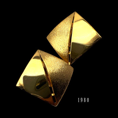 980s Gold Tone Vintage square shape Earrings - Vintage Couture geometric design with mirror and textured gold finish - Art.127