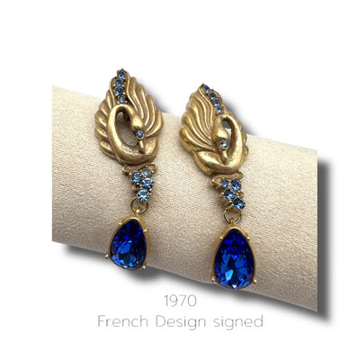 Long earrings with golden swan and dazzling blue sparkles Inspired by the Art Nouveau period—classic beauty, Post Backs -Art.474/7_SOLD OUT