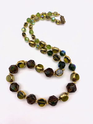 1960s timeless & classy a strand beaded Necklace - bright green palette and Aurora Borealis glass faceted beads necklace -Art.869/4