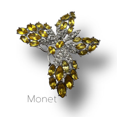 Vintage Signed Monet brooch with open wings in citrine yellow and diamante, elegance and a multitude of sparkles - Art.974