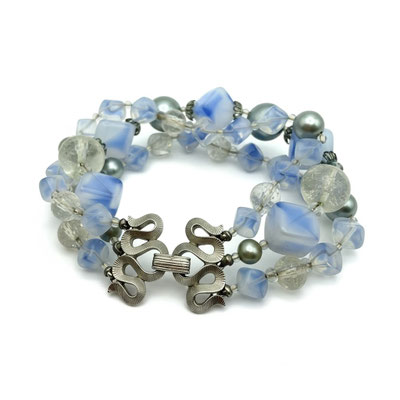 Vintage Trifari Triple Strand poured glass beads & cerulean Pearl-look Bracelet-art.633/7