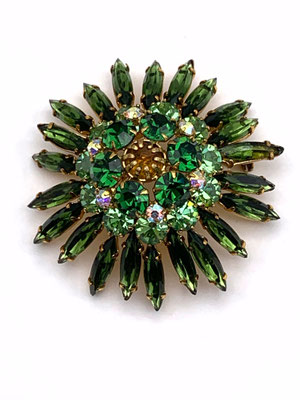 Vintage Sparkling Flower in a domed design Brooch has lively Shades of Green on rich gold tone setting - Art.328/5