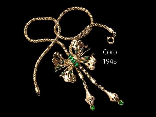 1948 Coro romantic bow with dangle necklace Pat. 151133 Adolph Katz designer - Green emerald & Gold Snake Chain Necklace -art.271/7