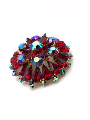  Stunning brooch--Wonderful 1950 vintage brooch - luxurious and bright - beautiful as a holiday-Art.627