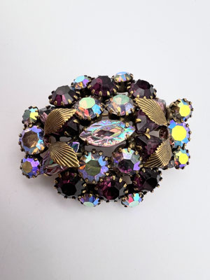 Vintage Mid-Century purple gloomy Rhinestones & Art Glass stones Brooch/Pin w/ornamental golden leaves - Art.965