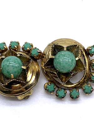 Very Nice Design in gold tone earrings with Green Mottled Glass Stones aka Peking Glass - Art.774/6