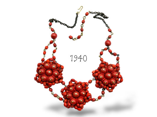 Old 1940s era Beaded  necklace Hand Wired Red Coral Tone Glass Bead Floret with charming romantic allure - Art.731/6