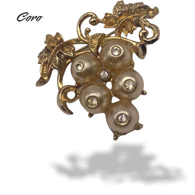 Early 1940 old and rare Coro bunch of grapes brooch/pin - Ancient beauty for collection with pearls and crystals - Art.646/4 -