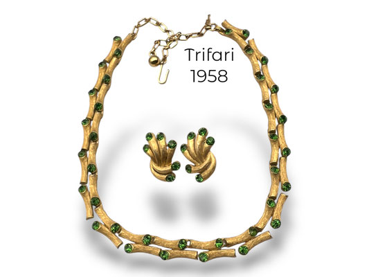Vintage Trifari Bamboo design link Green Rhinestone Necklace & Earring Set- 50s amazing and rare crown Trifari set - art.280/7