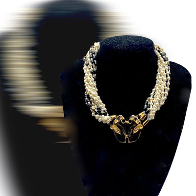 Runway torsade black and white necklace - Simulated White Pearls and Black Beads w/double head feline clasp -Art.96/6
