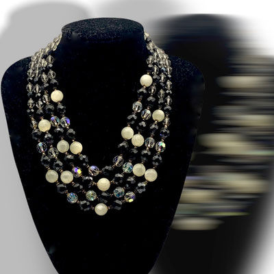 Eye-Catching four graduated strand necklace with so nice glass beads in a classy color mix - 1950s awesome dazzling necklace - Art.198/6