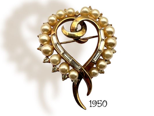 1953 TRIFARI Crown Pat#169,209 Alfred Philippe Faux Pearl Rhinestones Pin Brooch -Unsigned Trifari Heart Shaped Brooch -Art.156/7