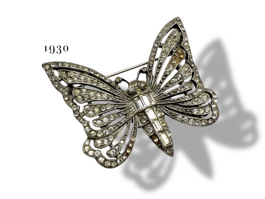 Sparkling vintage Deco design Butterfly Pin - Pave Rhinestone Butterfly Brooch Old Metal Figural Pin - Art.379/7