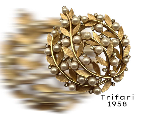 Trifari Gold-tone and Faux Pearl w/tiny crystal Leaf Brooch - Wonderful Vintage Condition -art.201/7