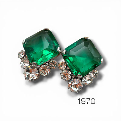 Vintage 1970s Clip-On Earrings with Emerald-Cut Green Crystal - Haute Couture Style - Art.696/7