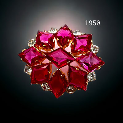 1950 top quality European bright fuchsia/ pink strawberry brooch with beautiful open back Diamond cut stones and clear chatons - art.87/7