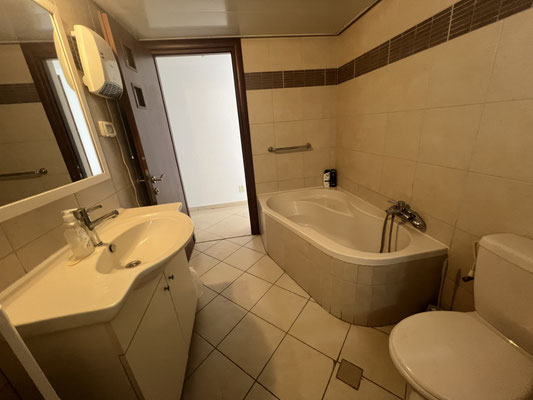 2nd bathroom