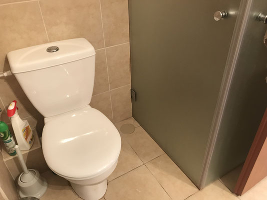 Parents shower bathroom