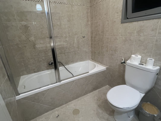 2èle SDB avec baignoire