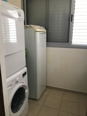 buanderie avec lave linge et sèche linge