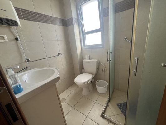 Parents shower bathroom