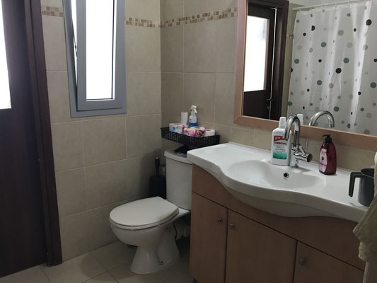 2nd bathroom