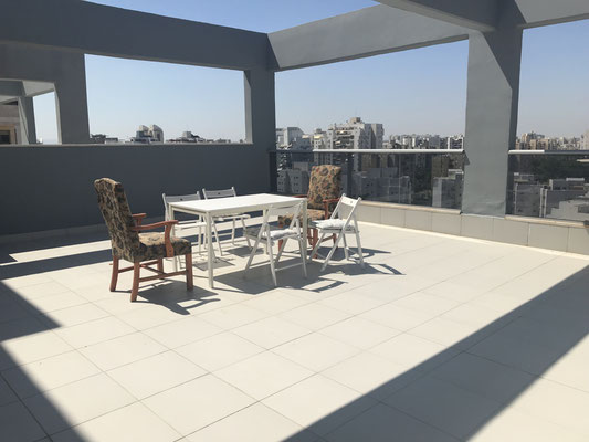 très grande terrasse